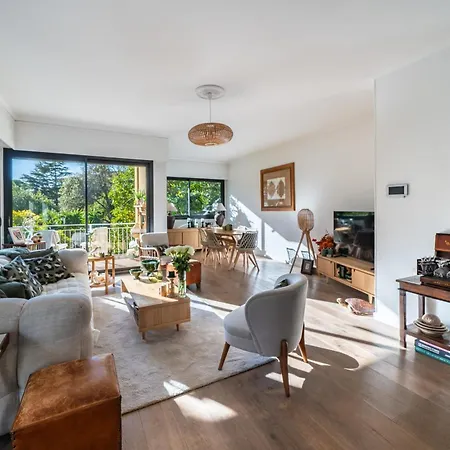 Cozystay 1827 - Beautiful 3-room With Large Private Terrace Κάννες